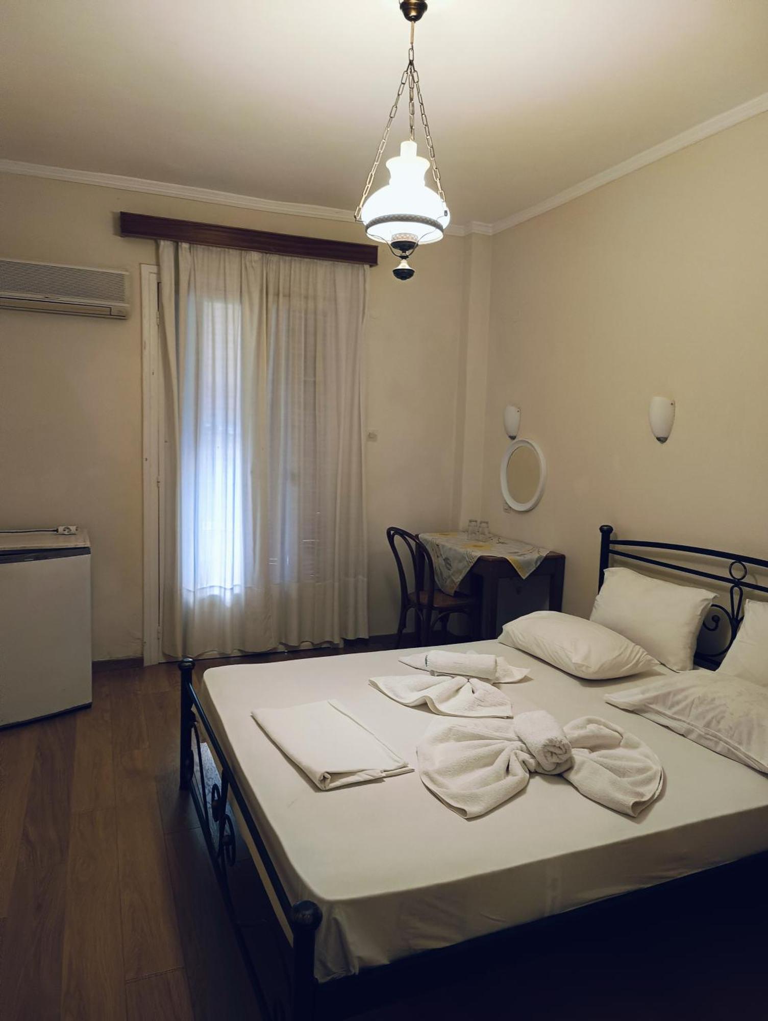 Anesis Hotel Loutra Edipsou  Extérieur photo