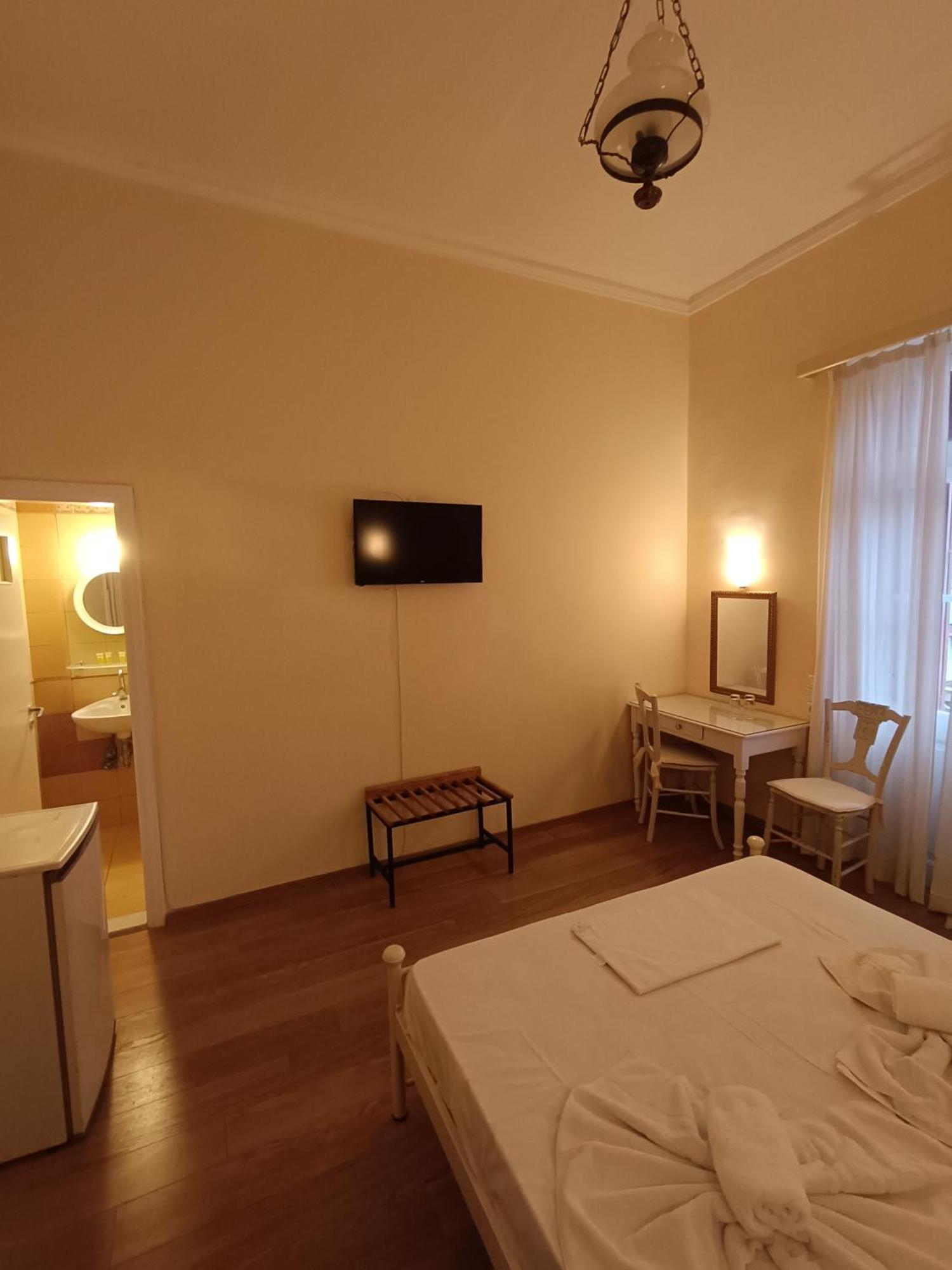 Anesis Hotel Loutra Edipsou  Extérieur photo